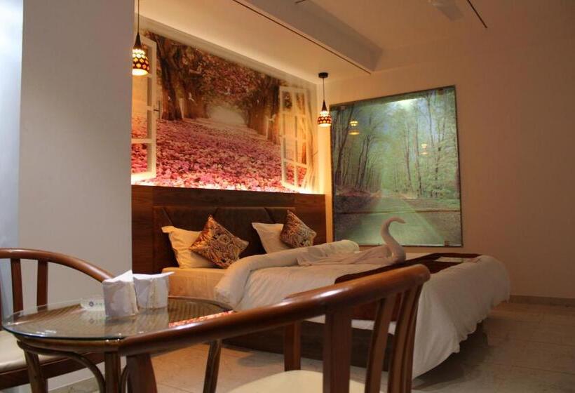 جناح سرير كينج, The Grand Piano   Best Business Hotel In Patan