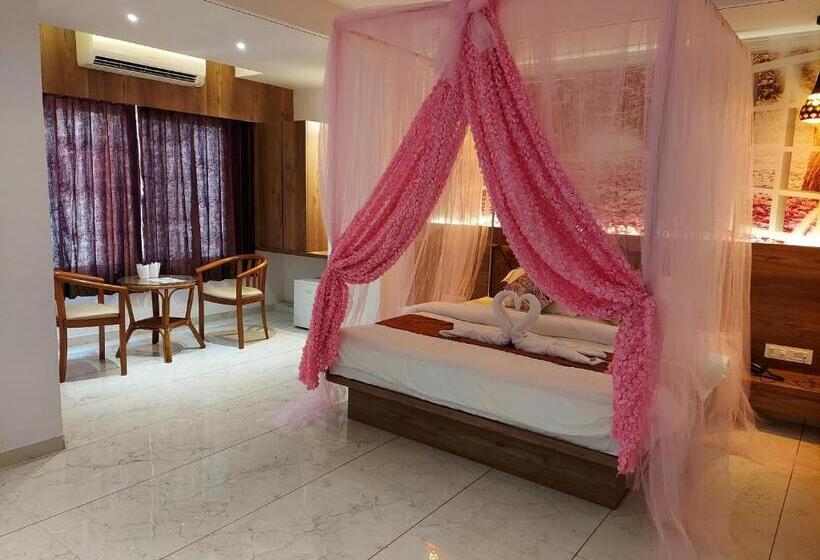 جناح سرير كينج, The Grand Piano   Best Business Hotel In Patan