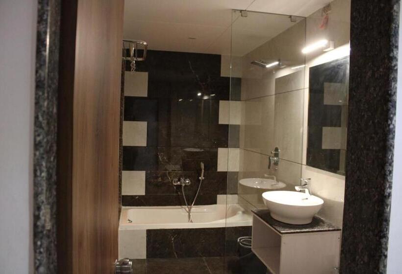 جناح سرير كينج, The Grand Piano   Best Business Hotel In Patan