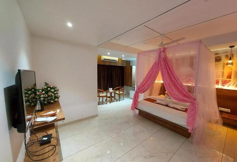 جناح سرير كينج, The Grand Piano   Best Business Hotel In Patan