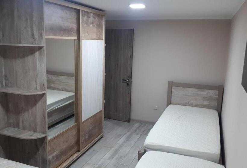 اتاق کلاسیک چهارنفره, отдельные номера в гостевом доме Guest House