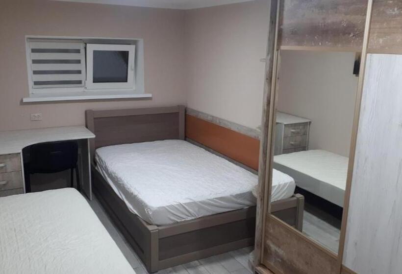اتاق کلاسیک چهارنفره, отдельные номера в гостевом доме Guest House