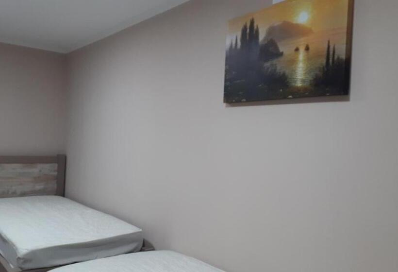 اتاق کلاسیک چهارنفره, отдельные номера в гостевом доме Guest House