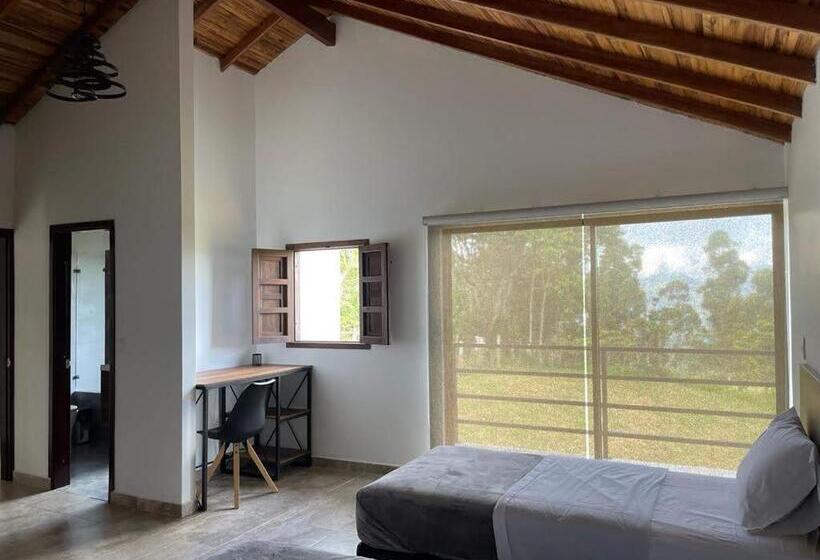 غرفة عائلية, Villa Paulina