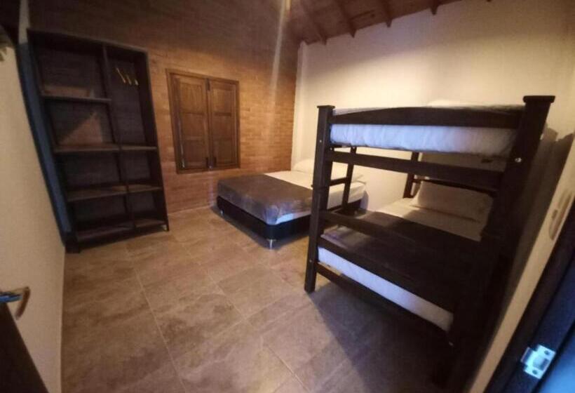 غرفة قياسية رباعية, Villa Paulina