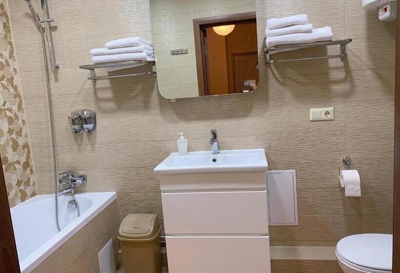 اتاق استاندارد با بالکن, апартаменти студія на герцена