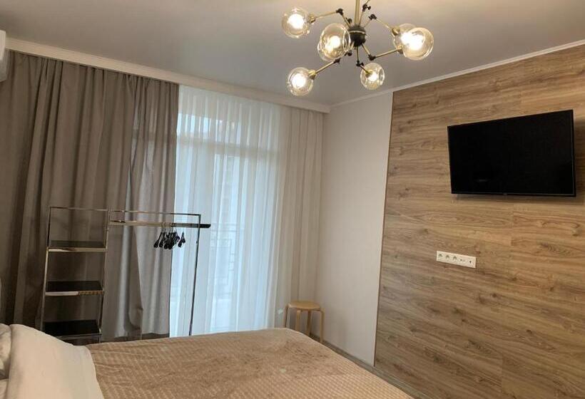 اتاق استاندارد با بالکن, апартаменти студія на герцена