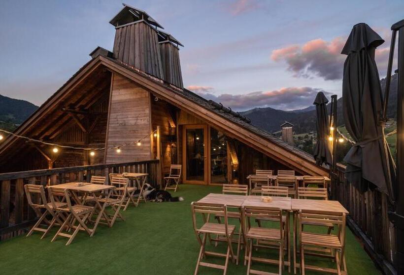 חדר משפתחתי סופריור, Le Toi Du Monde