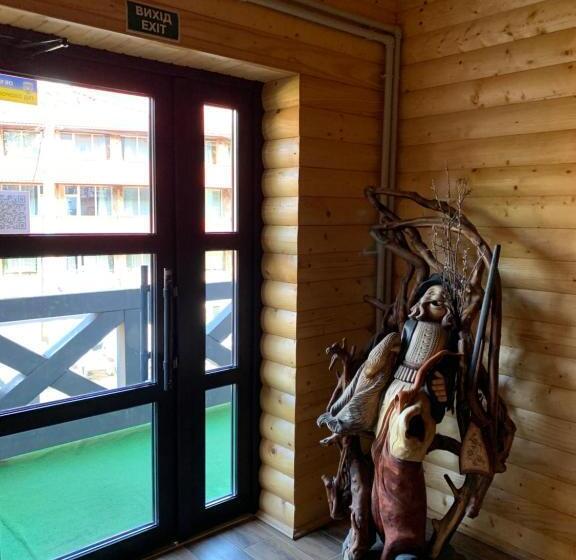 اتاق سوپریور, Novoe Shale