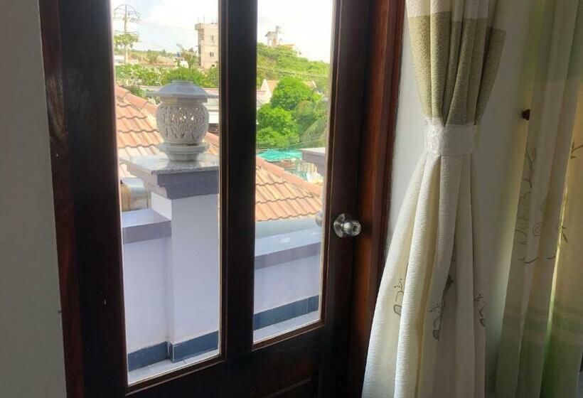 اتاق لوکس, Tulip Mui Ne