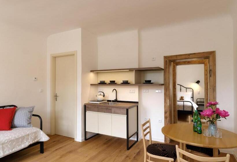 デラックスの４人部屋, Bonviván Apartments