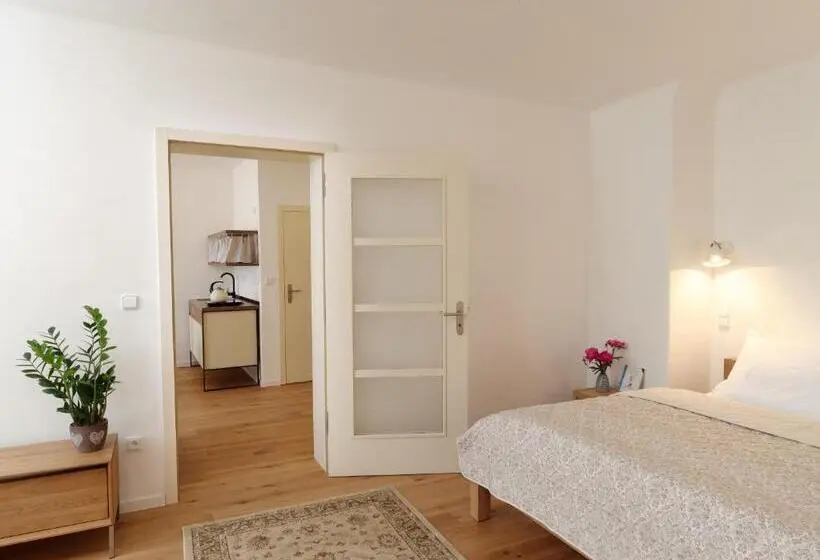 Deluxe Neljän Hengen Huone, Bonviván Apartments