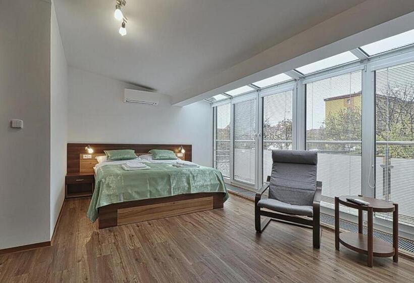 Номер Deluxe с Балконом, Restaurant Penzion City