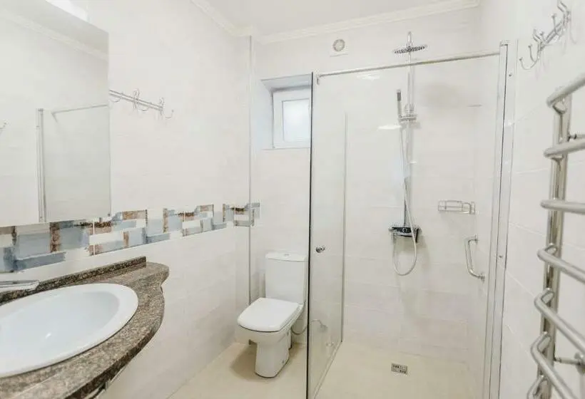 Deluxe Kolmen Hengen Huone, Villa Grey House
