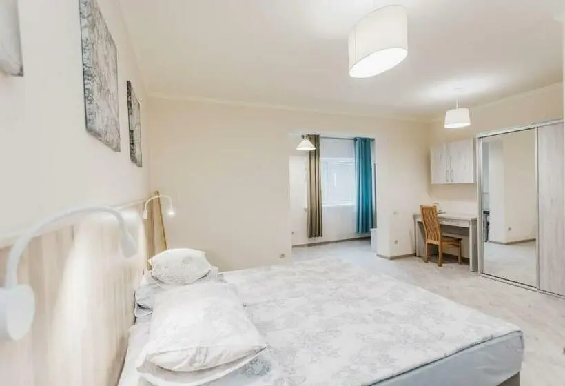 Deluxe Kolmen Hengen Huone, Villa Grey House