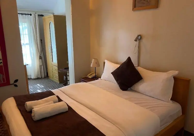 اتاق استاندارد, Sunset Hotel Entebbe
