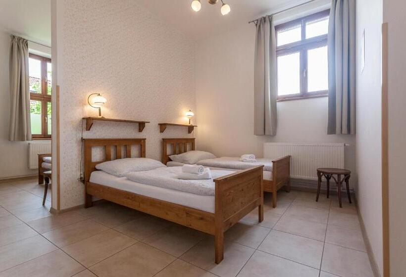 패밀리 룸, Penzion A Restaurace U Hájků