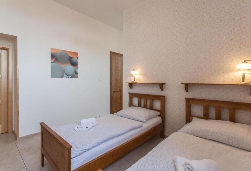 패밀리 룸, Penzion A Restaurace U Hájků