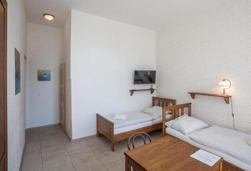 4인용 스탠다드 룸, Penzion A Restaurace U Hájků