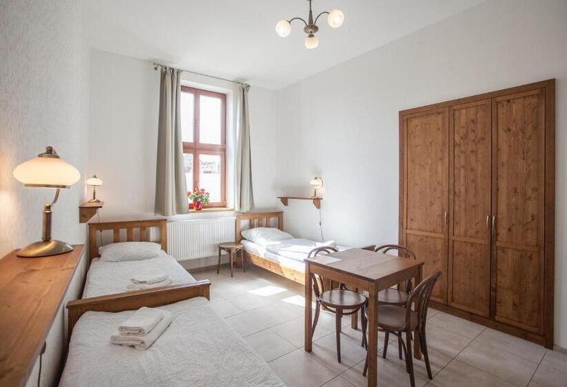 4인용 스탠다드 룸, Penzion A Restaurace U Hájků