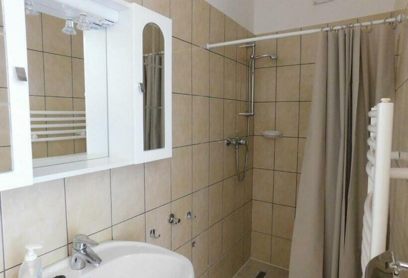 Apartament 2 Sypialnie, 8888 Apartmanház