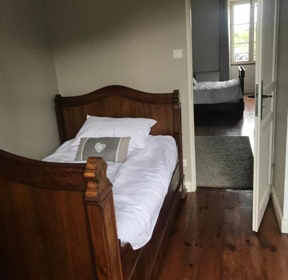 جناح عائلي, Chez Jallot