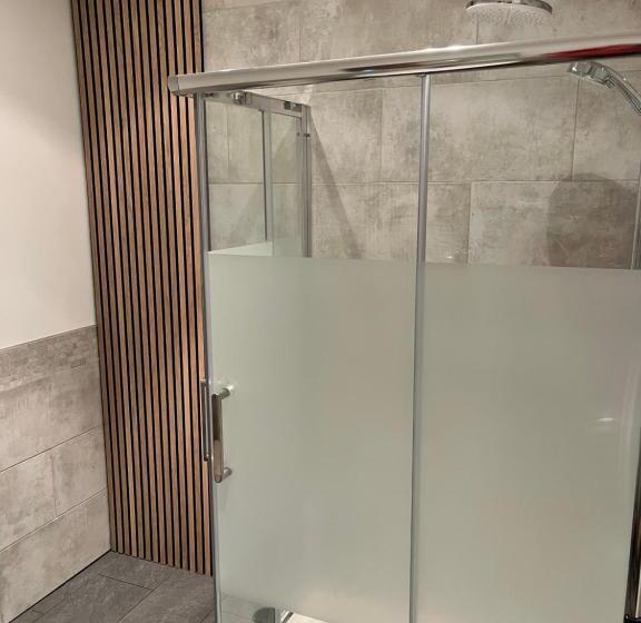 غرفة قياسية, Chez Jallot