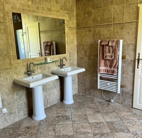 غرفة ديلوكس, Chez Jallot