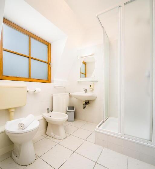 스탠다드 트리플 룸, Regia Panzió