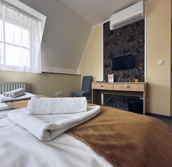 스탠다드 트리플 룸, Regia Panzió