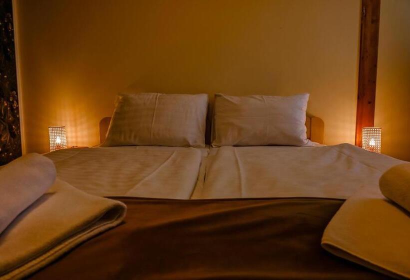 디럭스 트리플 룸, Regia Panzió