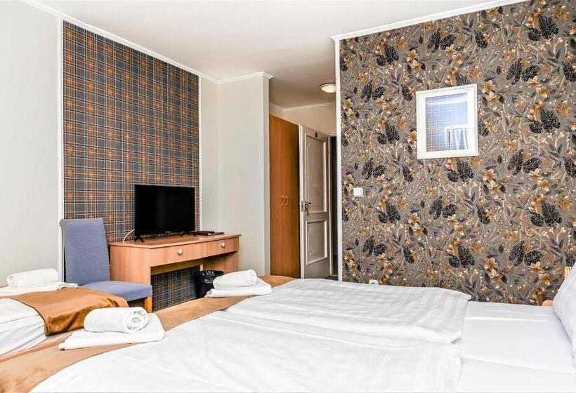 스탠다드 트리플 룸, Regia Panzió