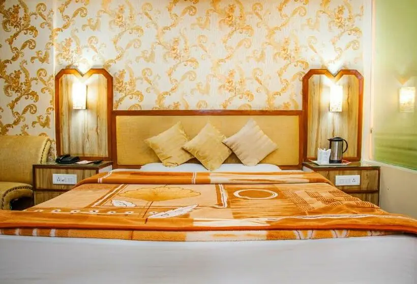 キングサイズベッドのデラックスルーム, Sukh Sagar Regency