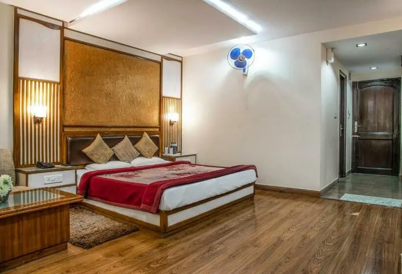 キングサイズベッドのデラックスルーム, Sukh Sagar Regency