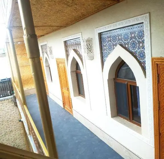 اتاق استاندارد سه نفره, Naqshband