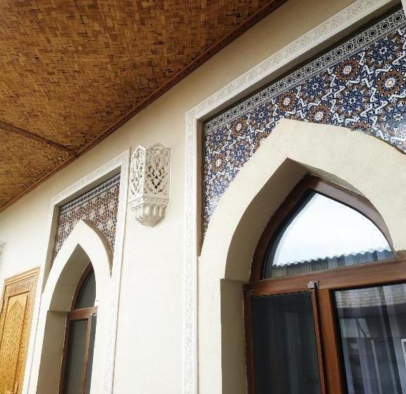 اتاق استاندارد چهار تخته, Naqshband