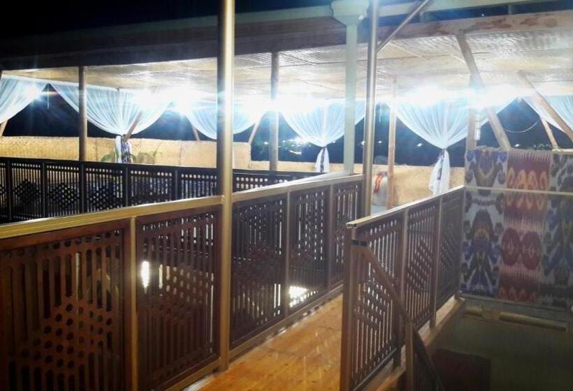 اتاق استاندارد چهار تخته, Naqshband