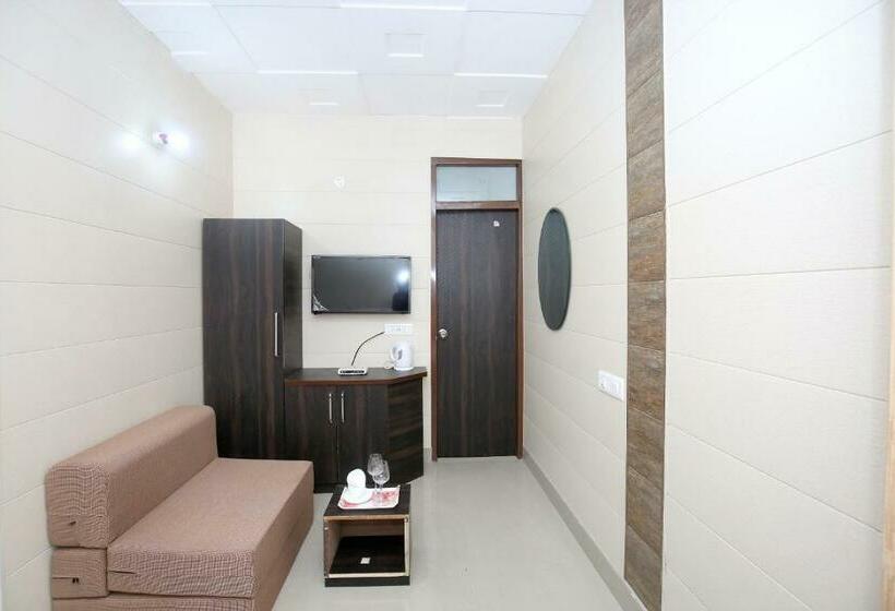 디럭스 룸, Collection O Gold Star