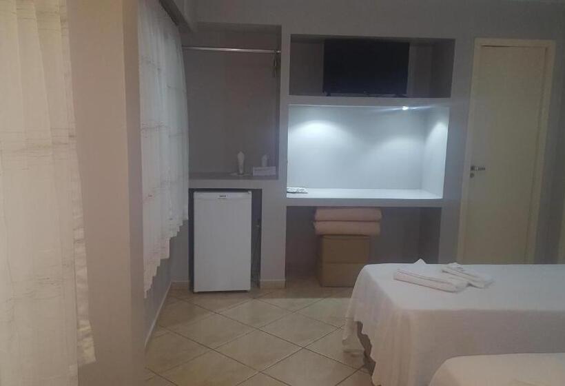 スタンダードルーム, Peroza Corbelia