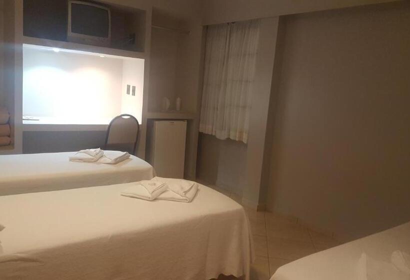 スタンダードトリプルルーム, Peroza Corbelia