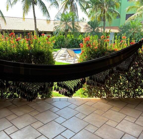 Номер Deluxe Вид на Бассейн, Premier Garden