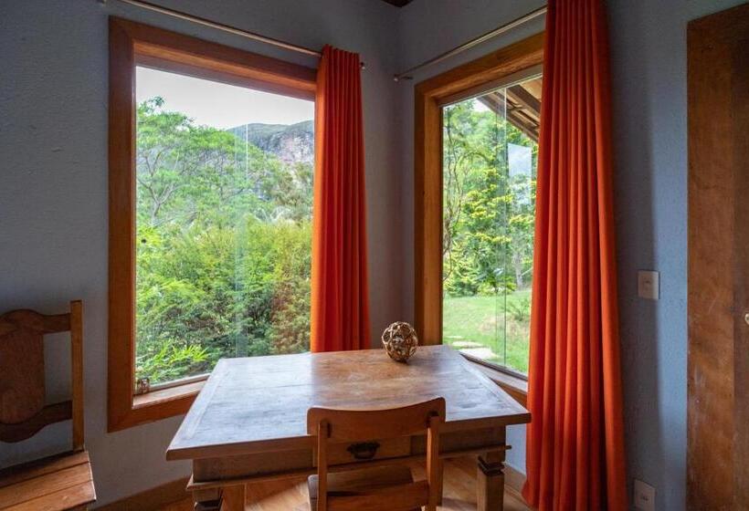 غرفة قياسية ثلاثية, Altamira Eco Retreat