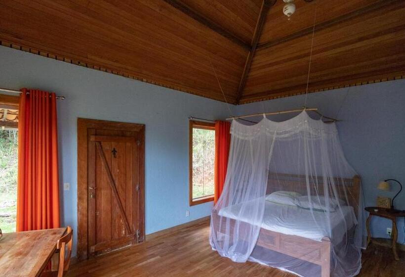 غرفة قياسية ثلاثية, Altamira Eco Retreat