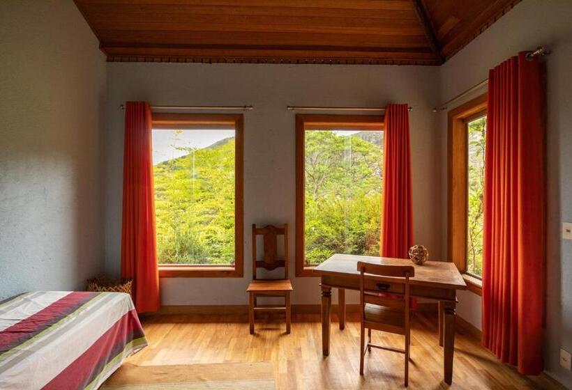 غرفة قياسية ثلاثية, Altamira Eco Retreat