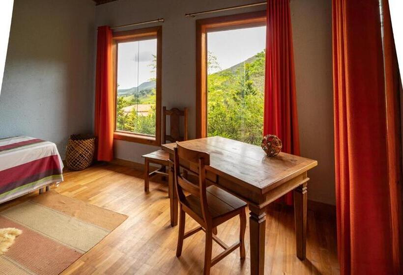 غرفة قياسية ثلاثية, Altamira Eco Retreat