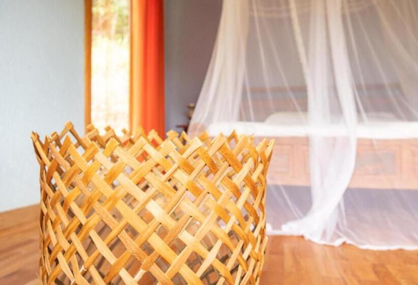 غرفة قياسية ثلاثية, Altamira Eco Retreat