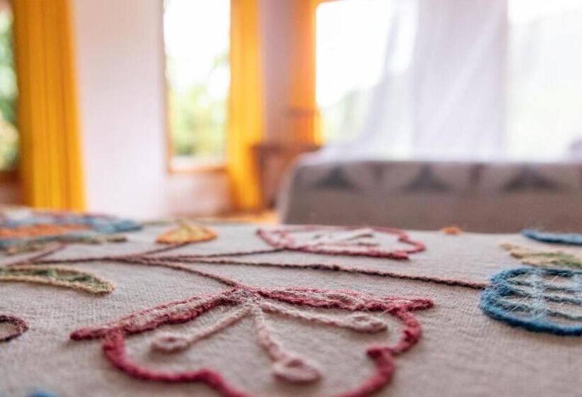 غرفة قياسية ثلاثية, Altamira Eco Retreat