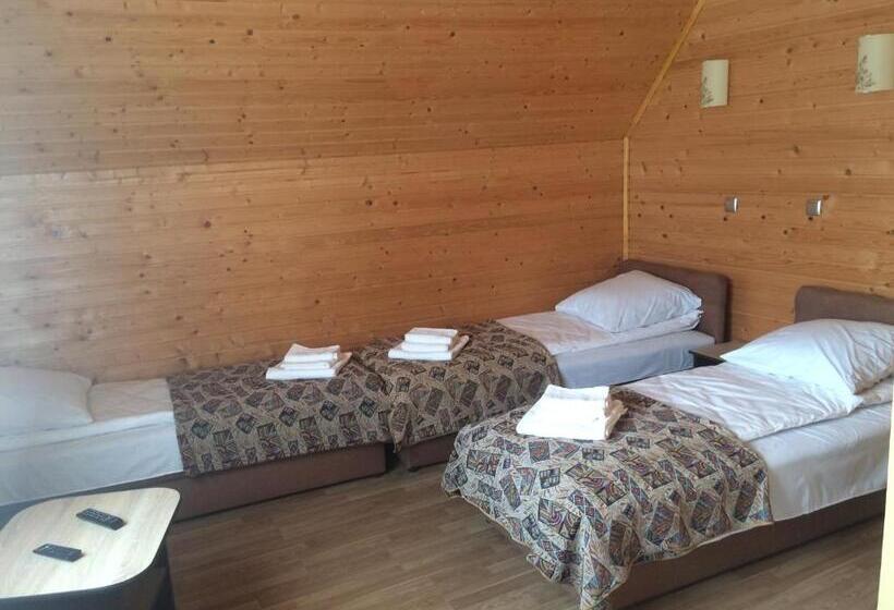 Номер Стандарт Трехместный, Camelot