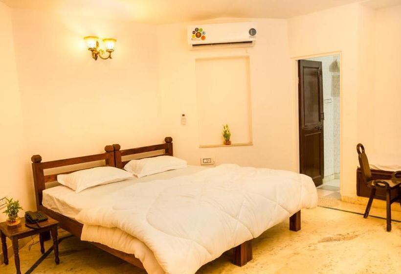 스탠다드 룸 풀장 전망, The Timber Garden Adventure Club