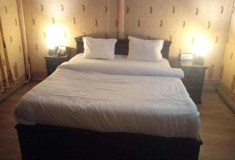 스탠다드 룸 풀장 전망, The Timber Garden Adventure Club